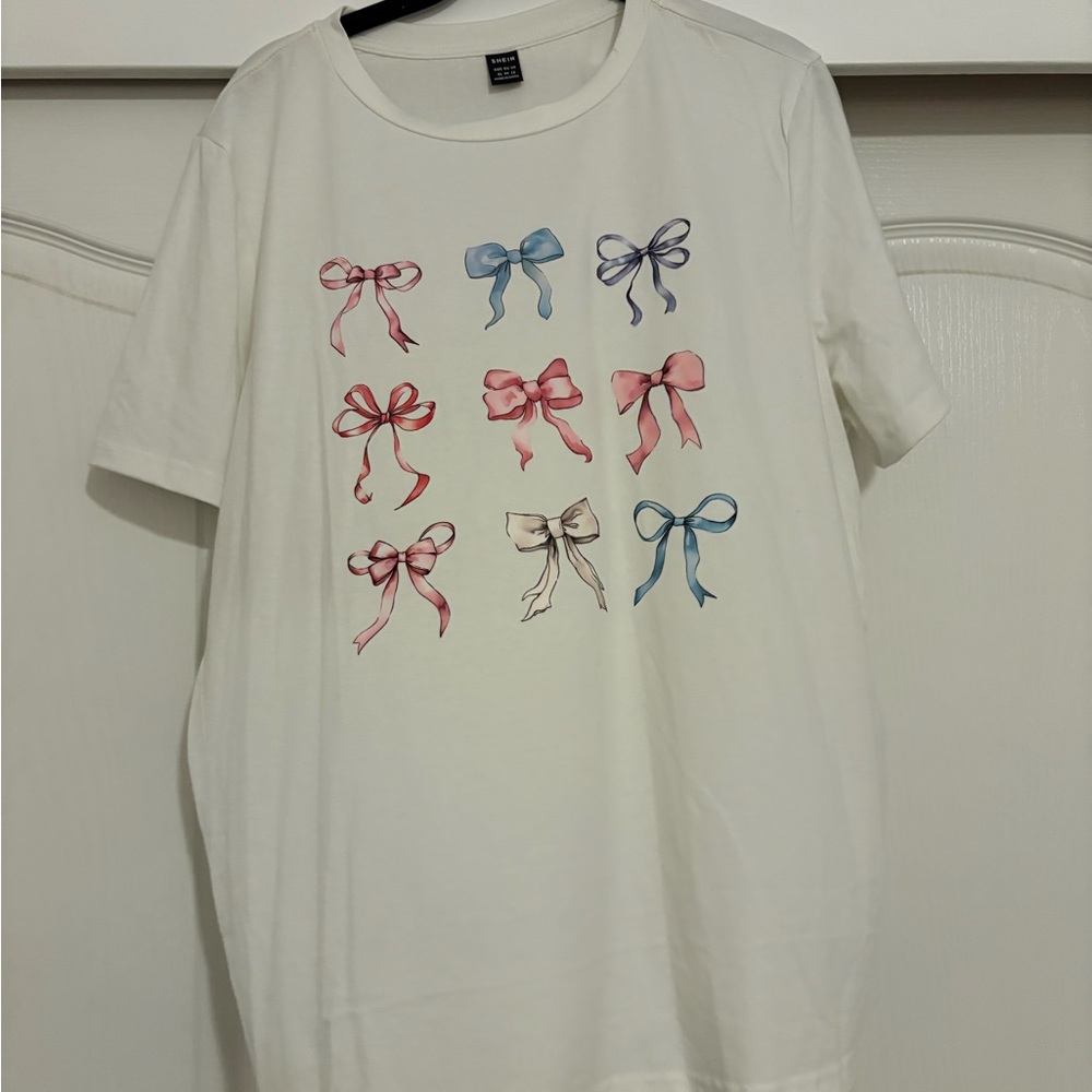 SHEIN Kids White Tee with Colorful Bow Design